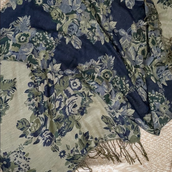 Scarf - Picture 4 of 4